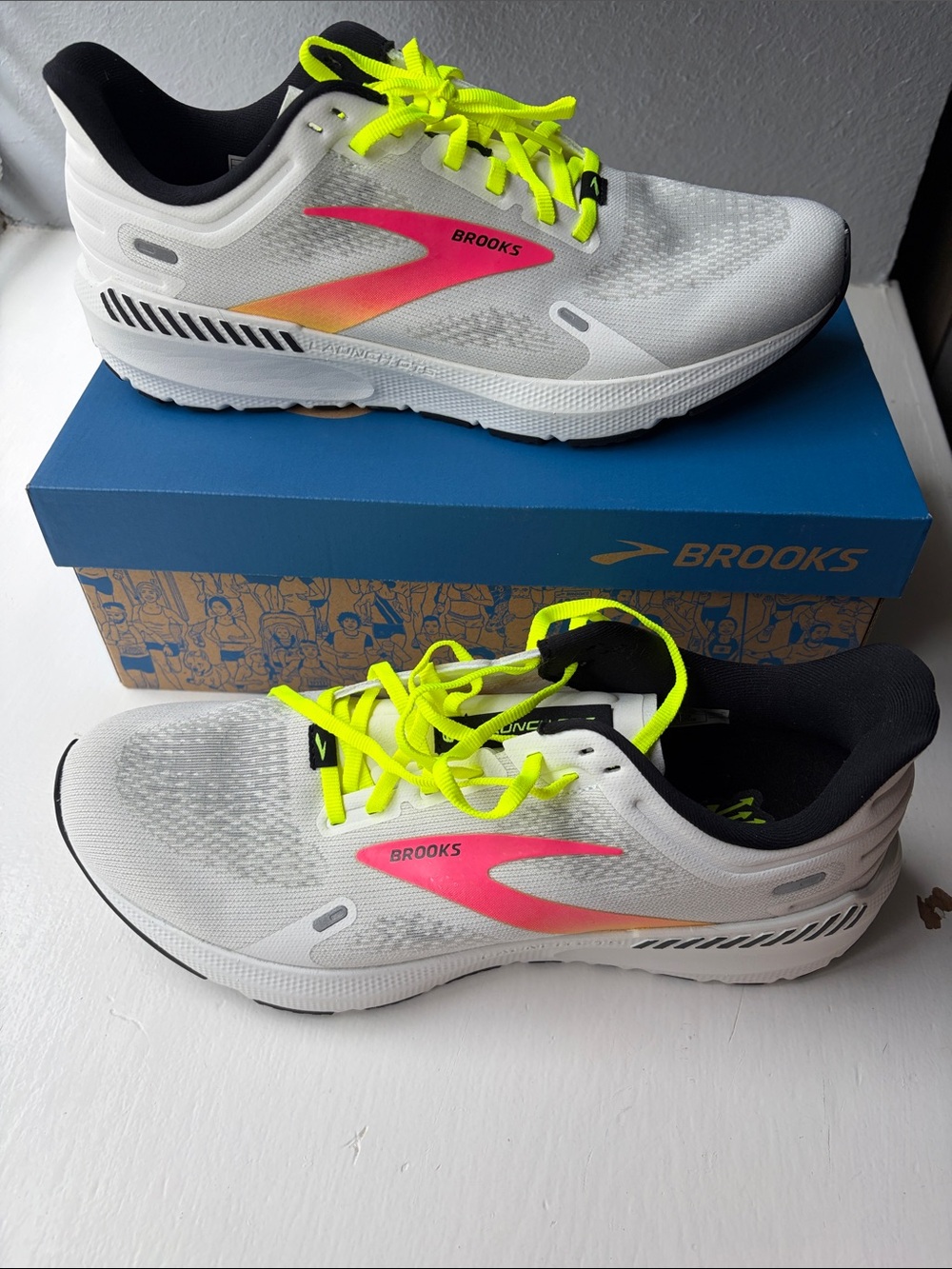 Brooks Men’s Launch 9